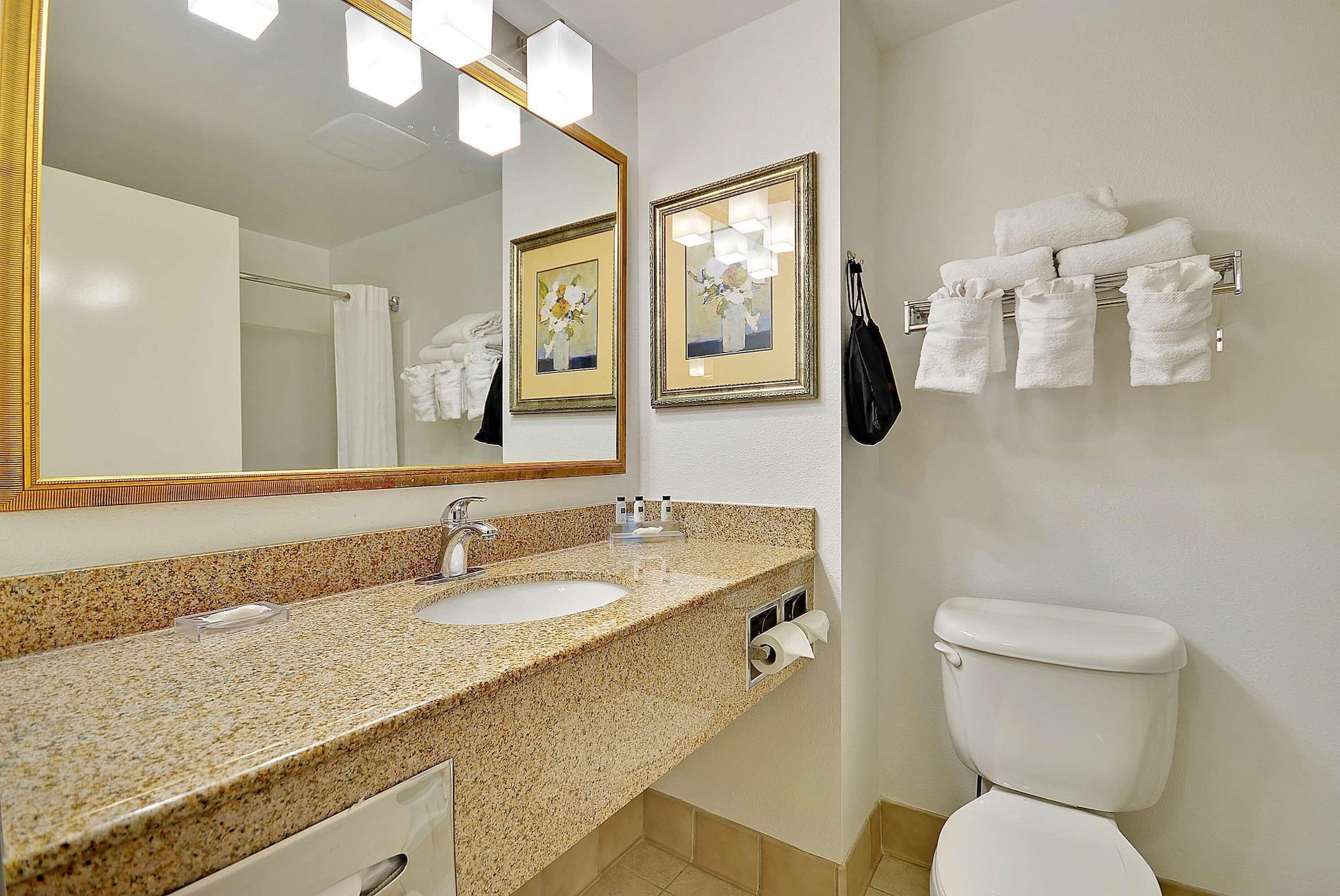 Hotel Country & By Radisson, Charleston North, Sc