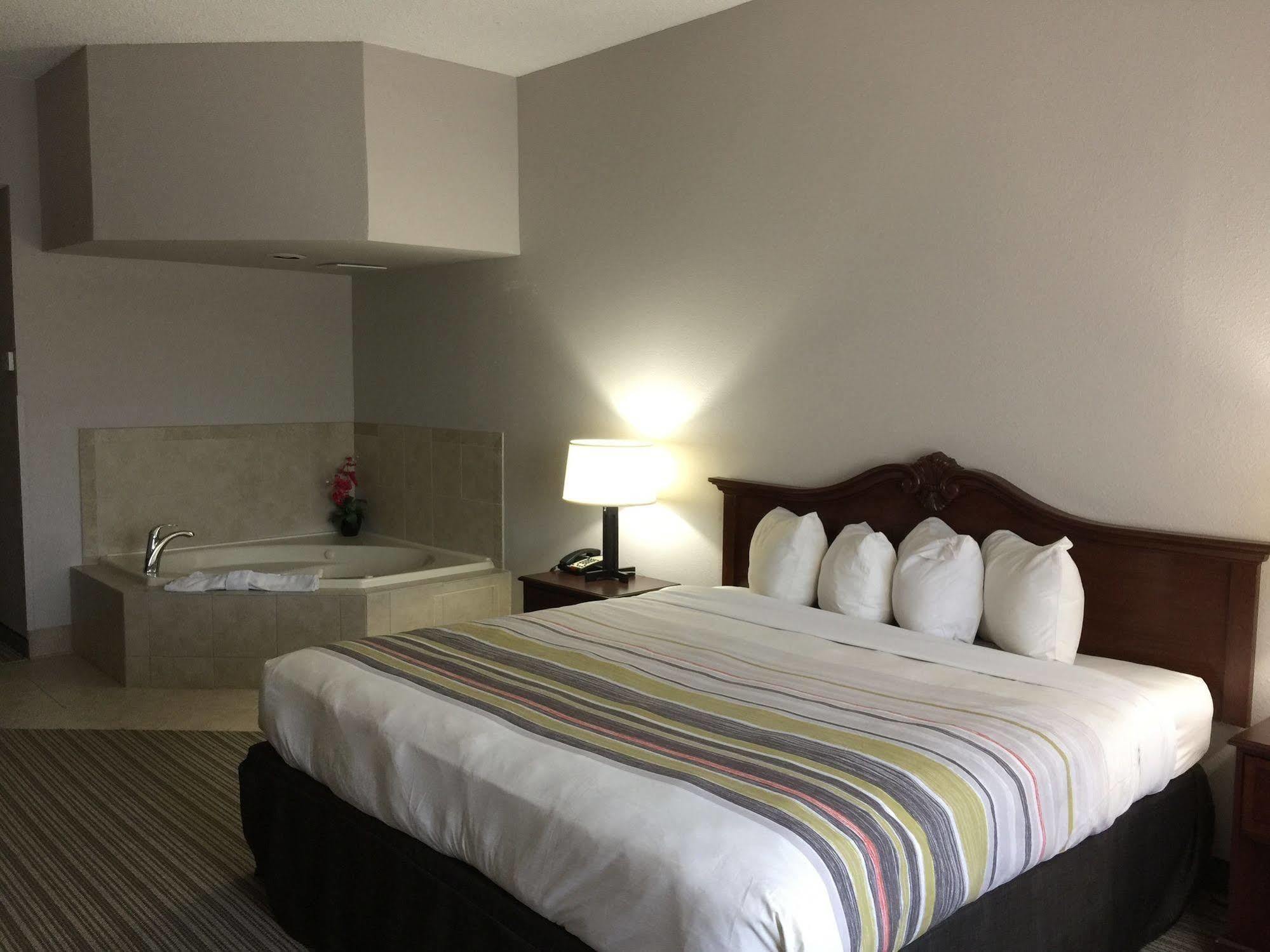 Country & By Radisson, Charleston North, Sc