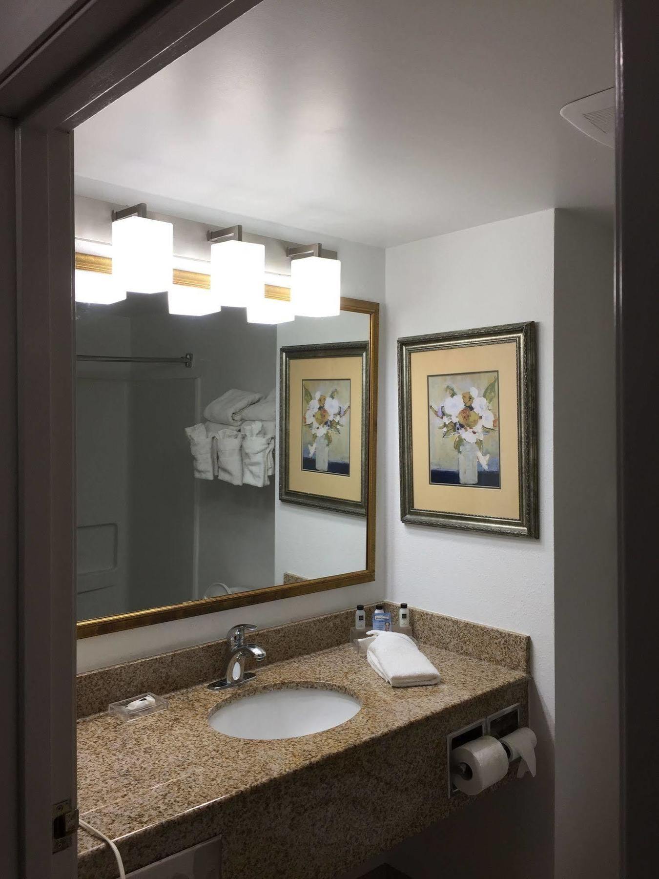 Country & By Radisson, Charleston North, Sc Hotel 3*