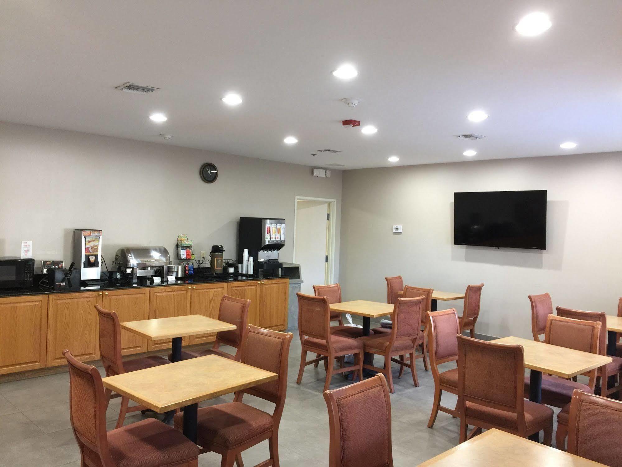 Country & By Radisson, Charleston North, Sc